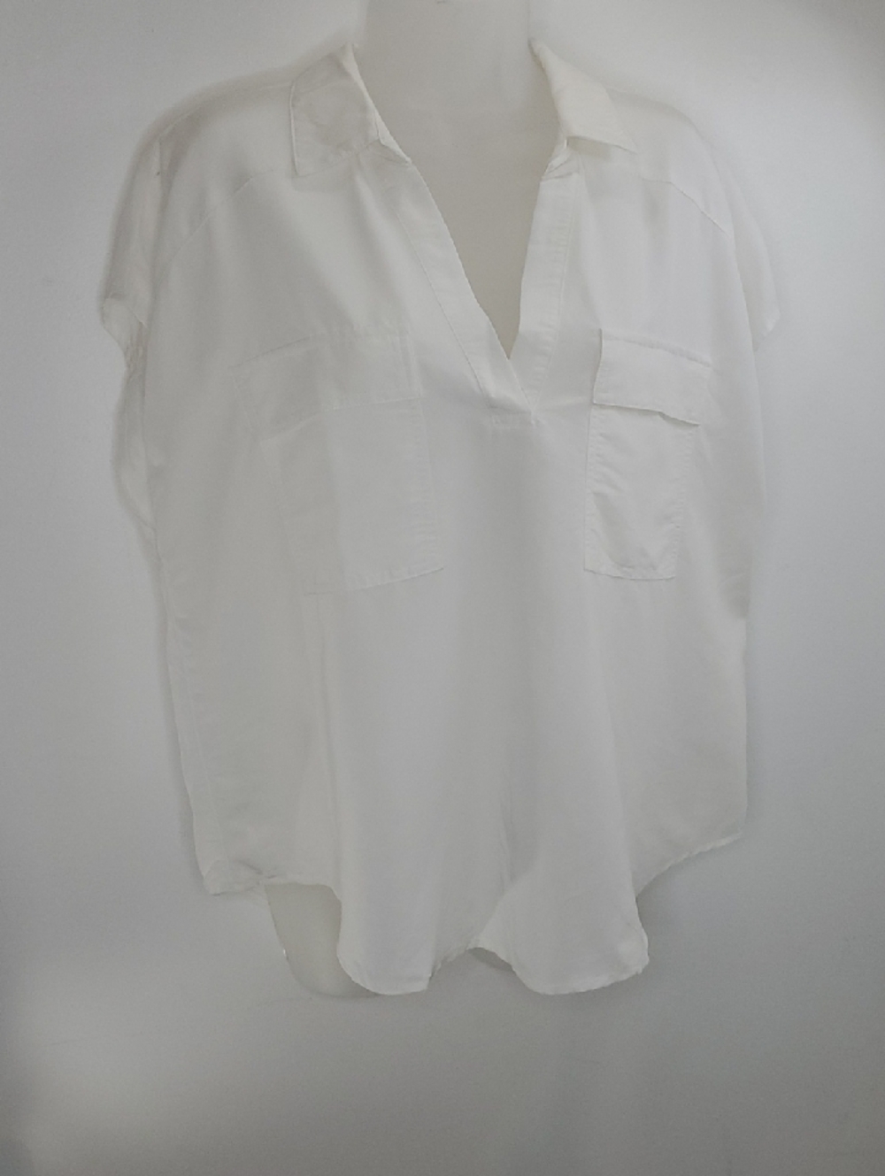 Old Navy White Split V-Neck Pocket Tunic Top
